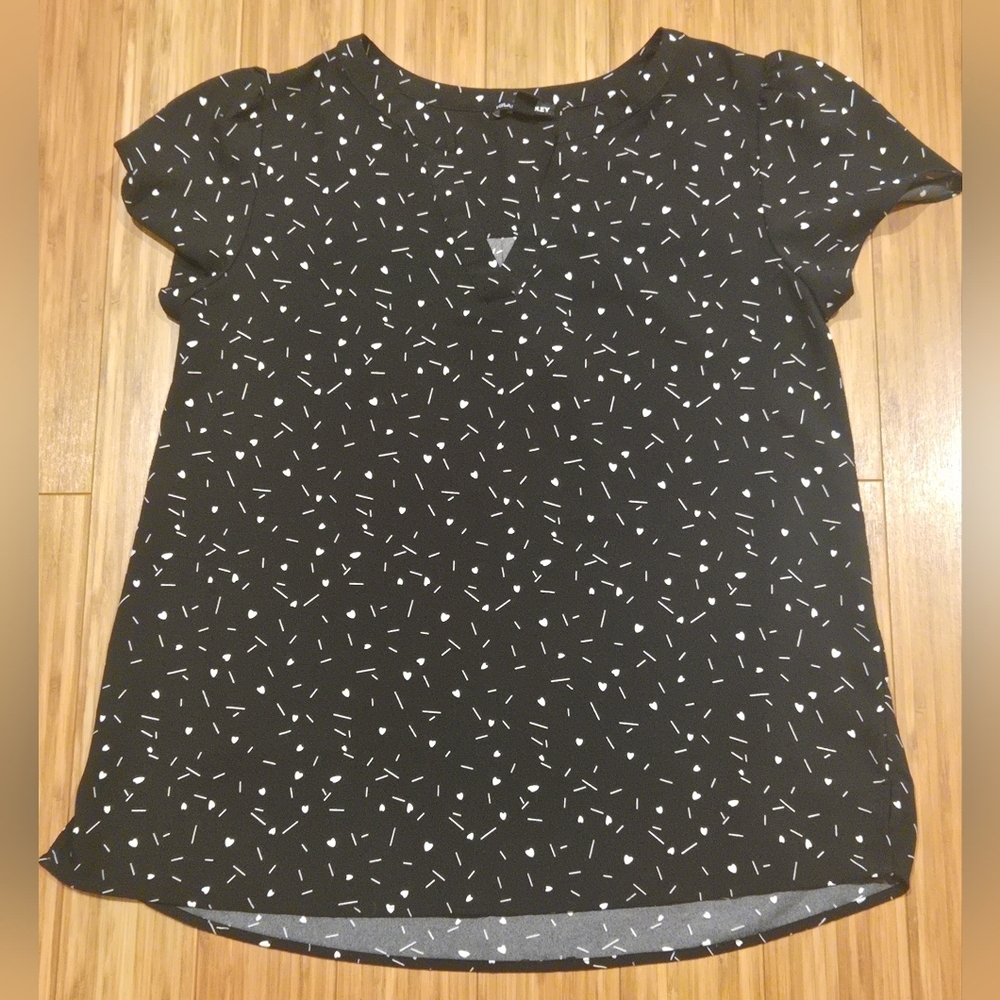 NWOT Hilary Radley Black and White Patterned Top